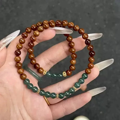 Fashionable and simple multi-layer bracelet suitable for enthusiasts who like to play with accessories and for everyday wear