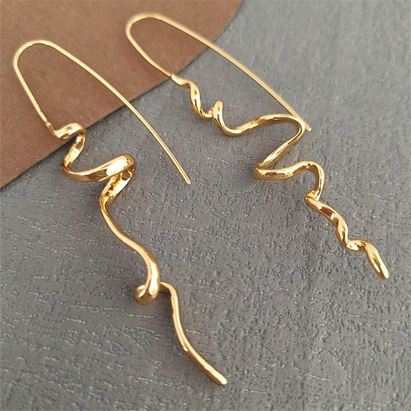 Abstract three-dimensional design earrings cool and handsome temperament fashion women exquisite retro ear hanging jewelry acces