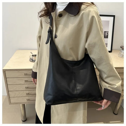 Large capacity commuting new winter popular 2025 solid color simple versatile fashion high sense texture casual single shoulder