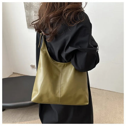 Large capacity commuting new winter popular 2025 solid color simple versatile fashion high sense texture casual single shoulder
