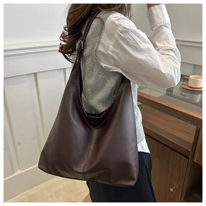 Large capacity commuting new winter popular 2025 solid color simple versatile fashion high sense texture casual single shoulder